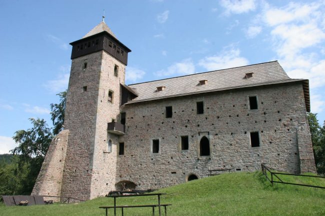 Hrad_Litice_-_palác (1)